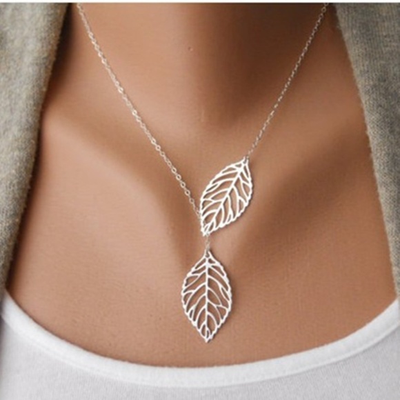 “Arya” Unique Boho Minimalist Leaf Dangle Necklace - Picture 2 of 8